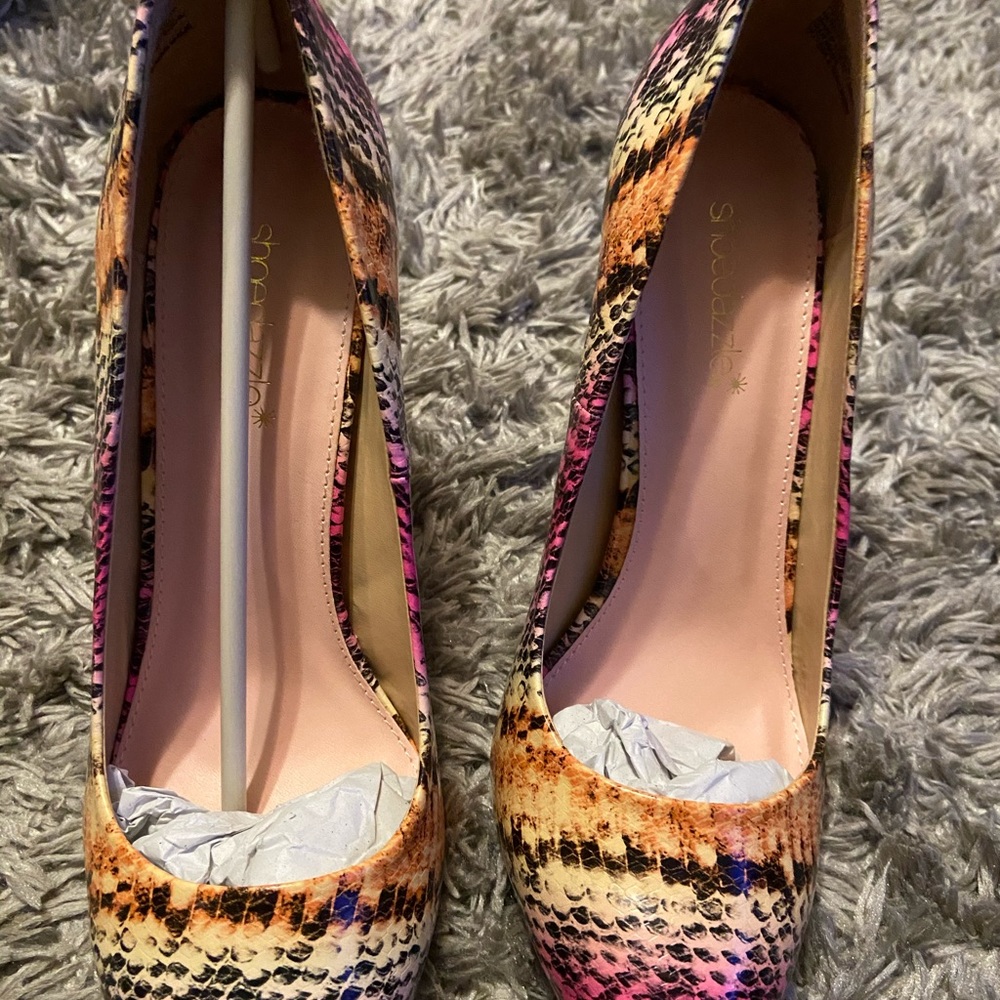 Pumps - Picture 3 of 3